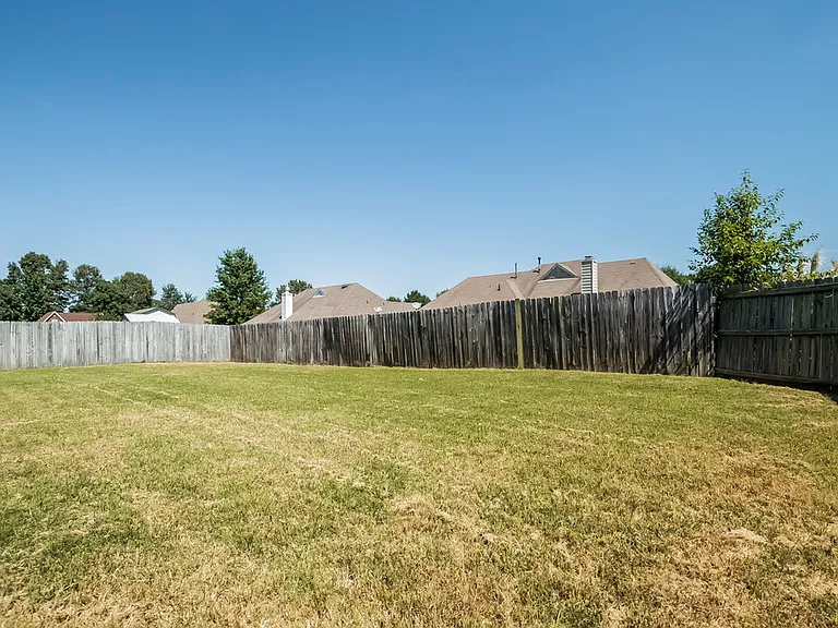 6254 Ravenwood Park N — Photo 15