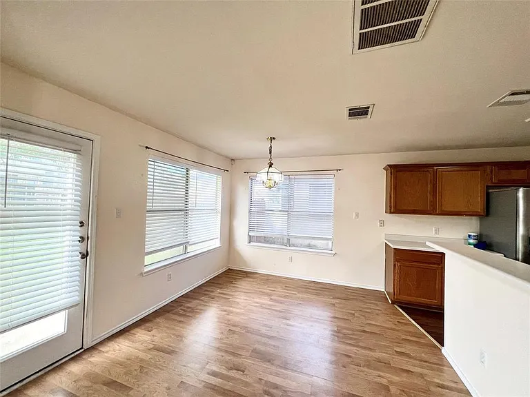 1157 Kentra Dr — Photo 4