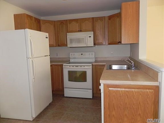 3rd image of 127 E Main St APT 203