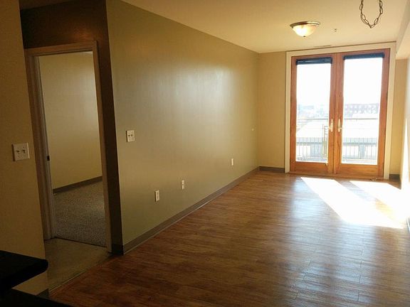5th image of 650 S 29th St #2