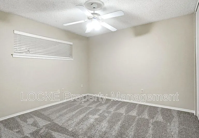 4917 Ledgestone Dr — Photo 12
