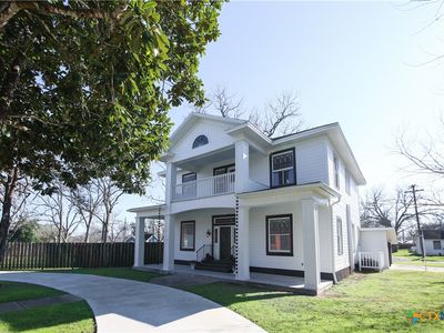600 E Gonzales St, Yoakum, TX, 77995