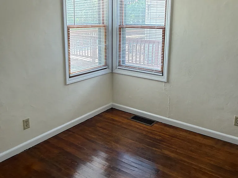 1102 S Miller St — Photo 3