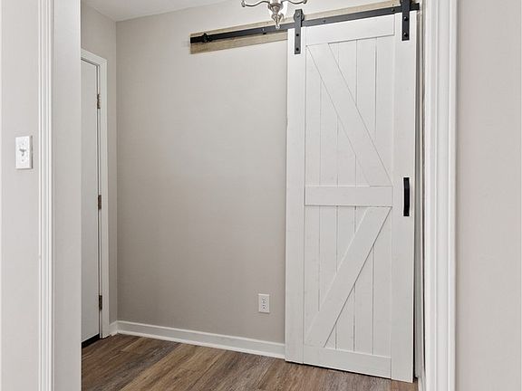 4th image of 3300 24th St