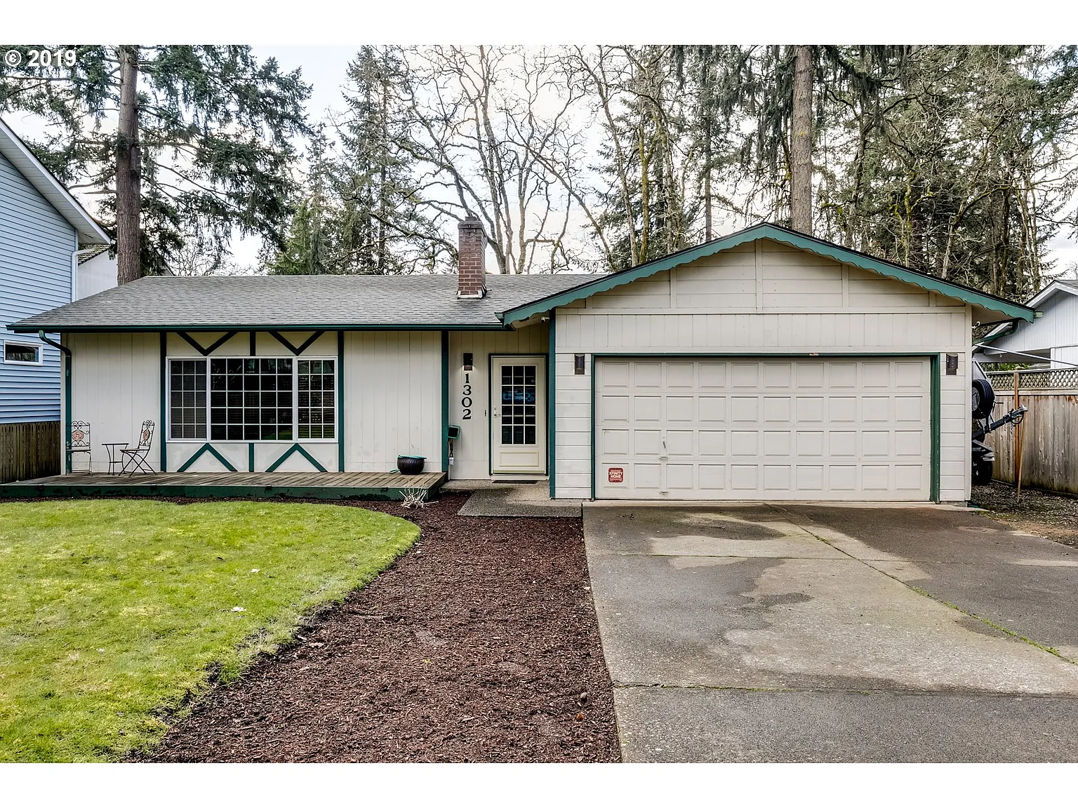 1302 Piper Ln photo 1