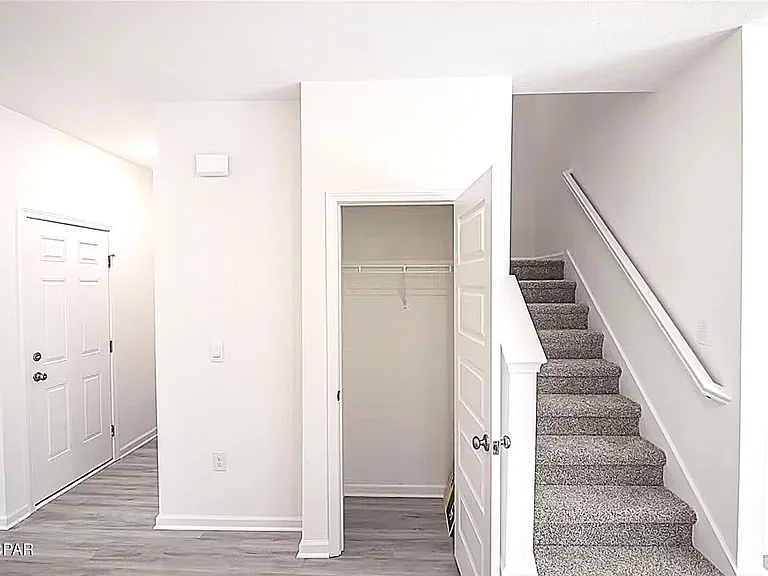 30 Sandywoods Ct — Photo 9