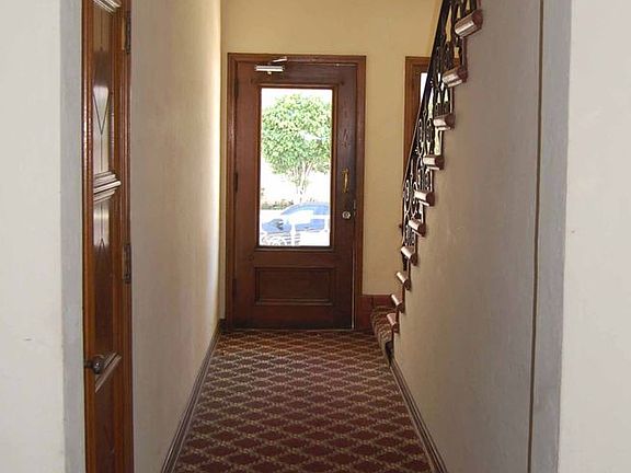 3rd image of 372 S Cochran Ave #4