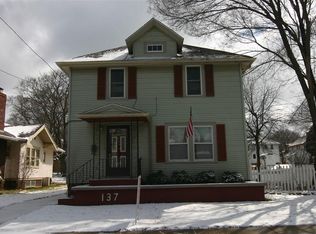 137 N Chicago Ave, Rockford, IL 61107