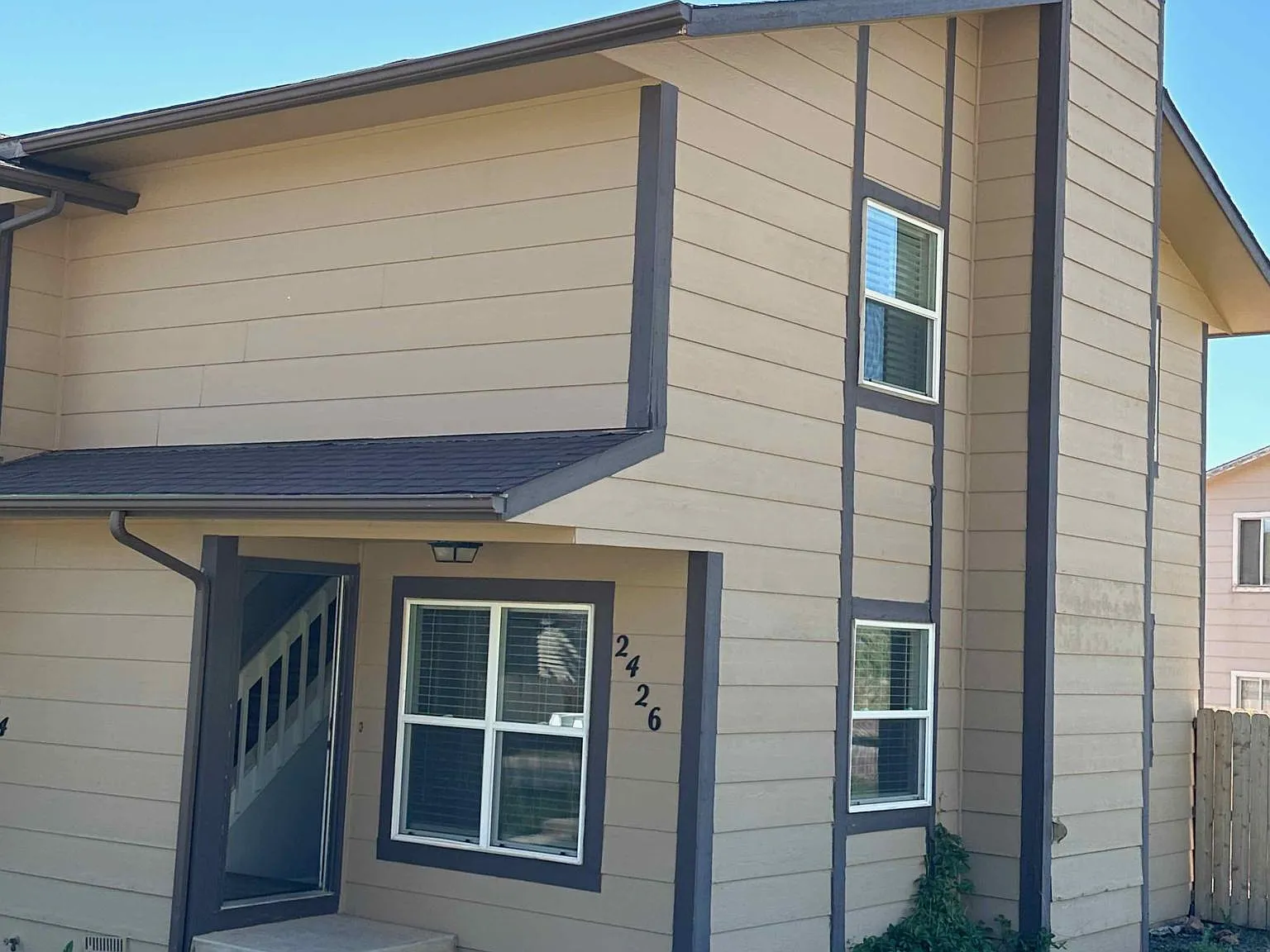 2426 Split Rock Dr — Photo 1