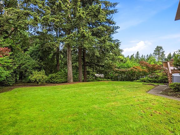 2nd image of 2695 Hillcrest Dr