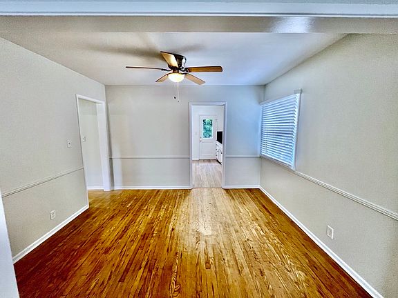 4th image of 1424 E 2nd St #3