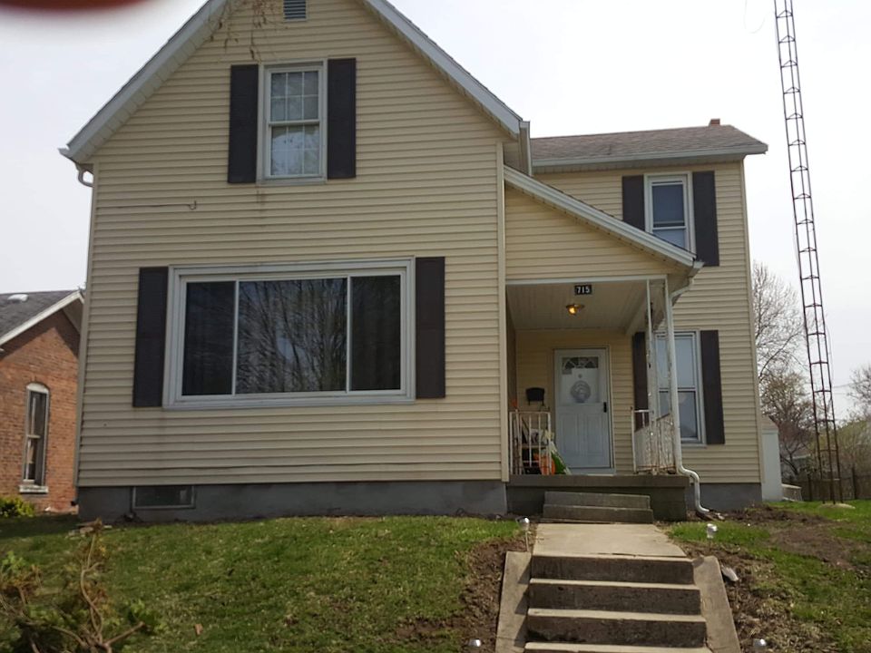 1st image of 715 E Water St