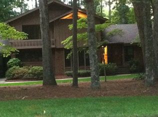 910 Queensferry Rd, Cary, NC 27511