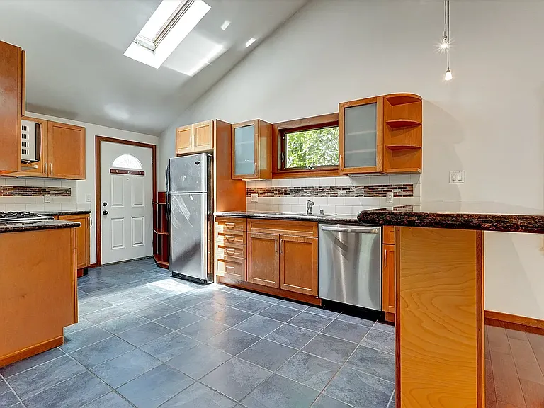 3947 Huron Ave #A — Photo 15
