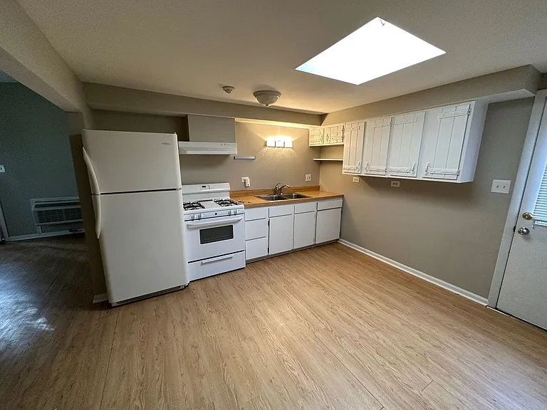 206 Main St — Photo 3