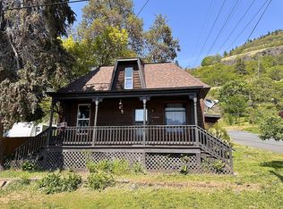 120 E Franklin St, Bingen, WA