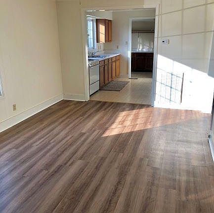 4th image of 303 Roosevelt St