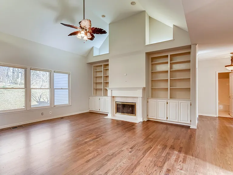 8449 Indian Hills Dr — Photo 8