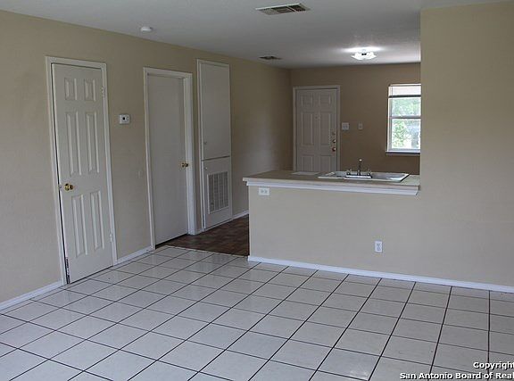 4th image of 714 S Brownleaf St