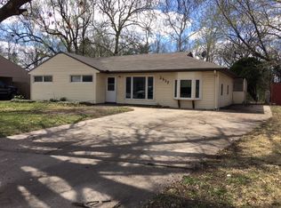 2517 SW Moundview Dr, Topeka, KS 66614