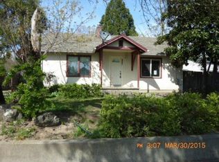 1116 SW Bridge St, Grants Pass, OR 97526