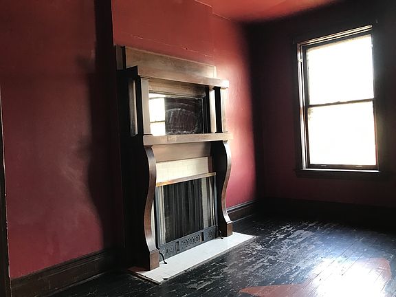 3rd image of 4553 Fair Ave