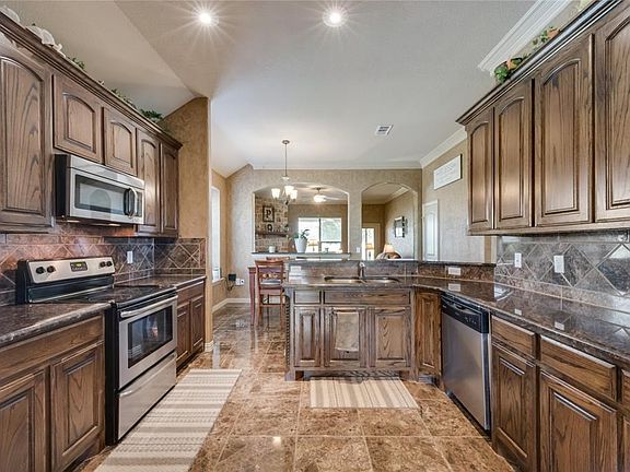 4th image of 8600 Kelly Ln