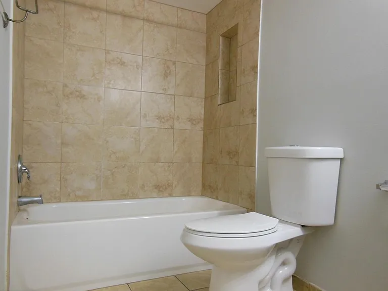 10237 Prince Pl #105 — Photo 18
