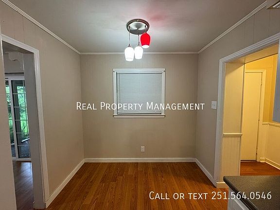 5th image of 4440 Nicholl Dr