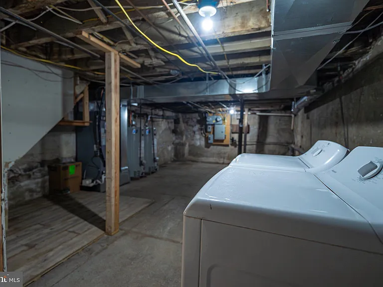 2410 Wharton St #2 — Photo 27