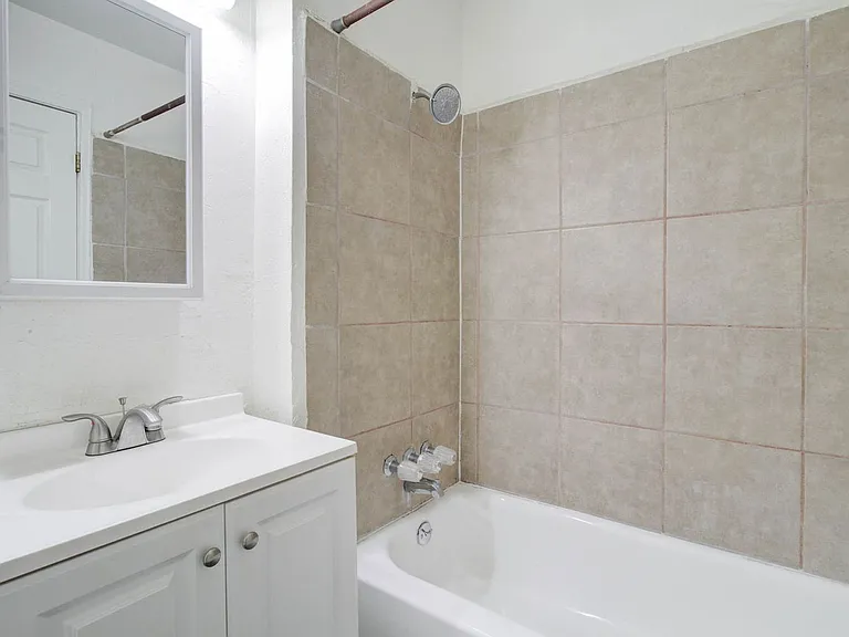 1501 E Roosevelt St #4 — Photo 14