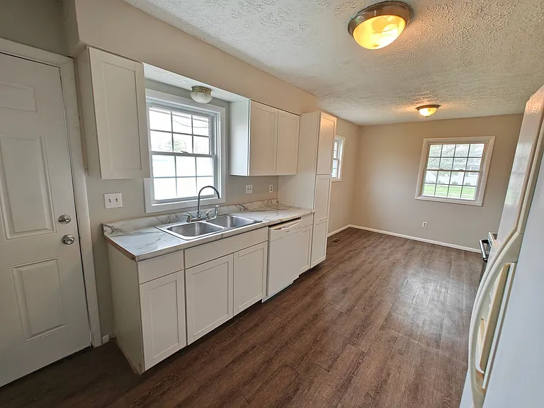 1442 Coachlite Dr — Photo 18