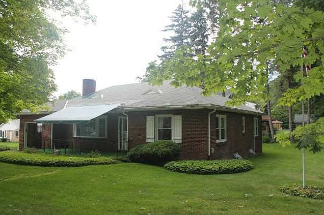 1st image of 338 Woodland Pl