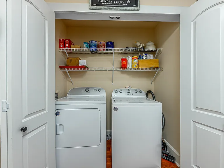 222 Metcalf St — Photo 15