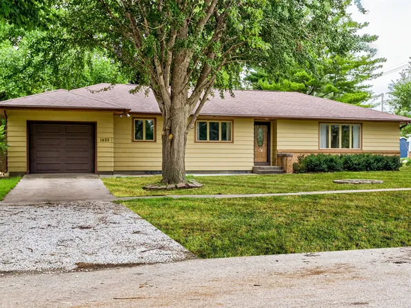 1825 Dewitt St, Ellsworth, IA 50075
