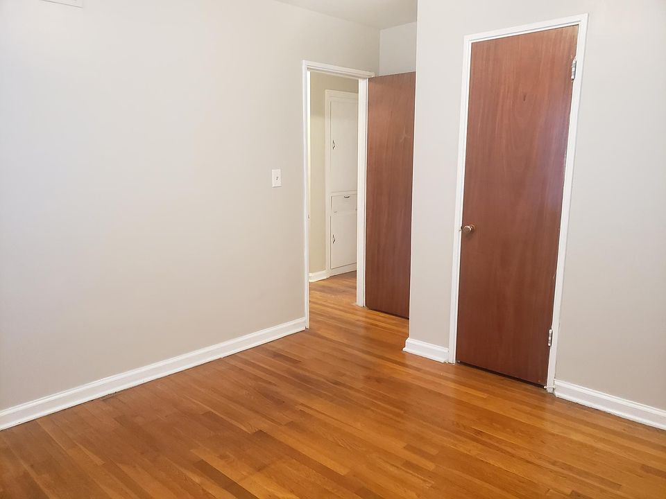 1st image of 1025 Grenada Dr