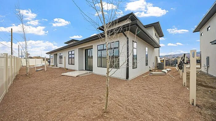 1107 Mee Canyon Cir — Photo 35