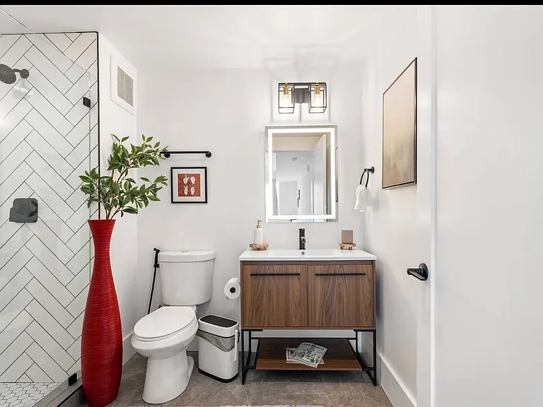 1006 Florida Ave NE #201 — Photo 18