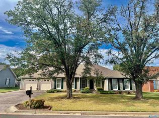 2206 Victoria Dr SW, Decatur, AL 35603