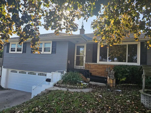 916 Rosemere CIRCLE, Manitowoc, WI 54220