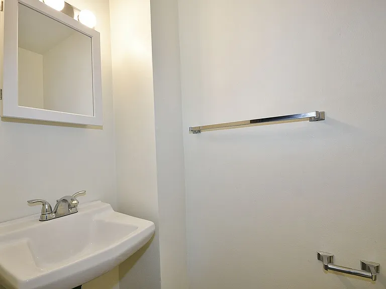 427 Manor Rd #3 — Photo 26