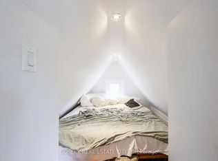 2 Dawson Ave #1A, Toronto, ON M4J1E5