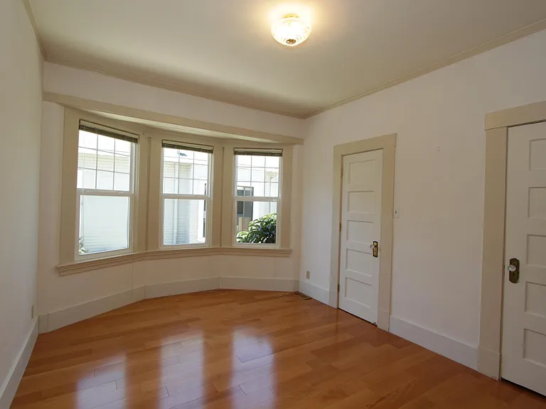453 Wisnom Ave — Photo 18