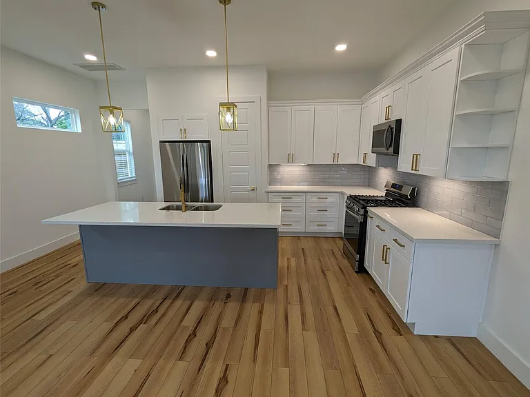 4915 Fisk St — Photo 10