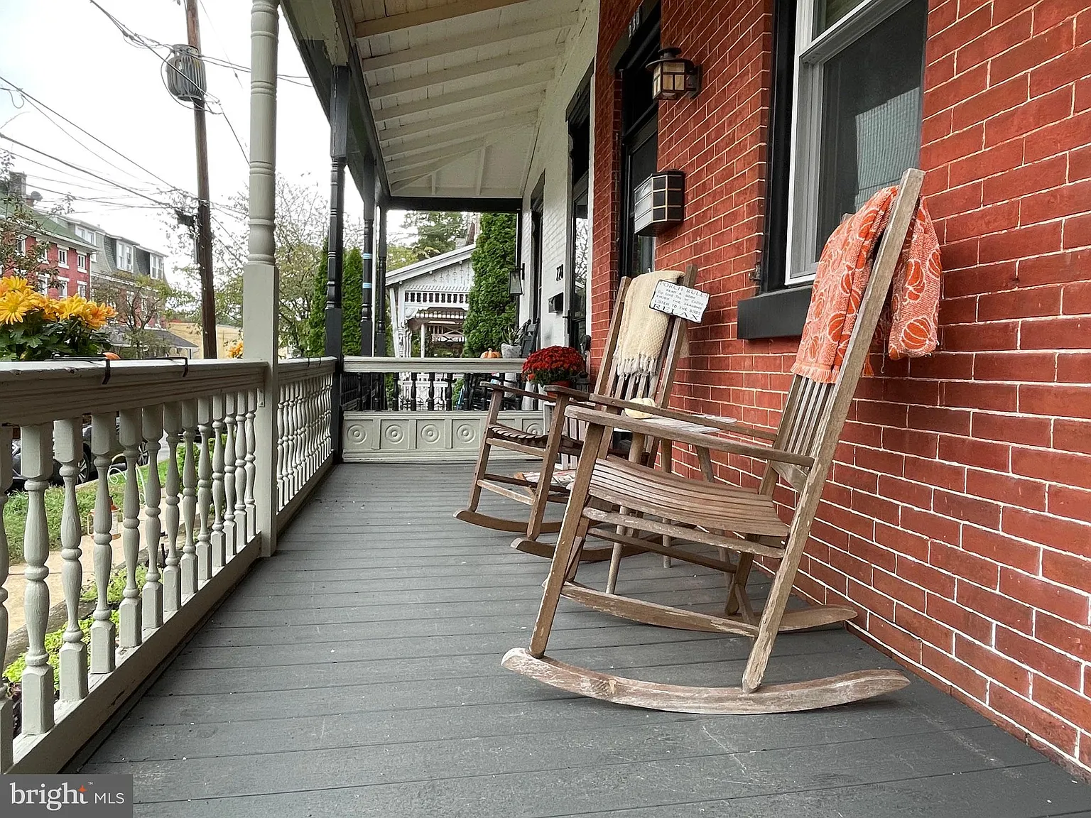 3 bed, 1.0 bath, 1440 sqft, $2,400 — Photo 4