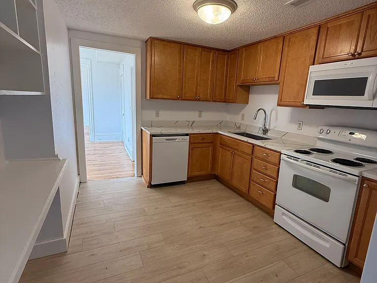 1719 Adams St NE #4 — Photo 6
