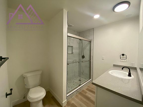5th image of 1045 Meadow Lake Dr