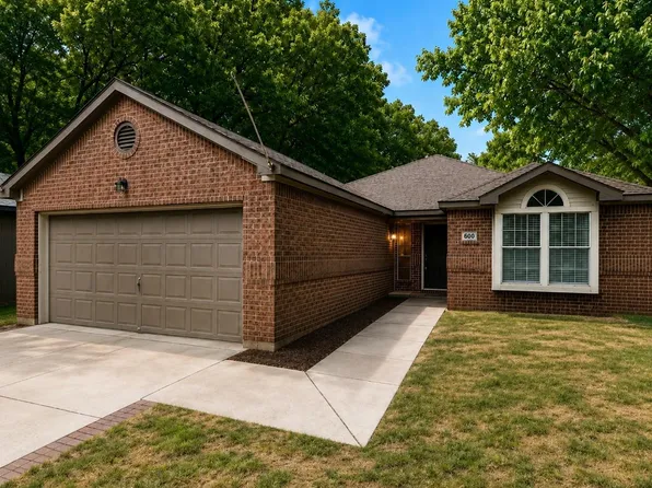 600 Spruce Dr, Conroe, TX 77302