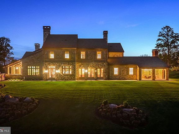 4th image of 4 Summer Meadow Ln