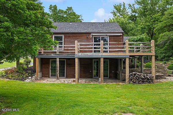 1st image of 1006 E River Dr